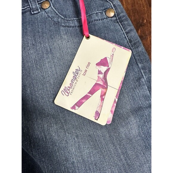 Wrangler Women’s Jeans Low Rise Boot Cut Bling Pockets  9/10 X 30 NWT - Picture 7 of 11